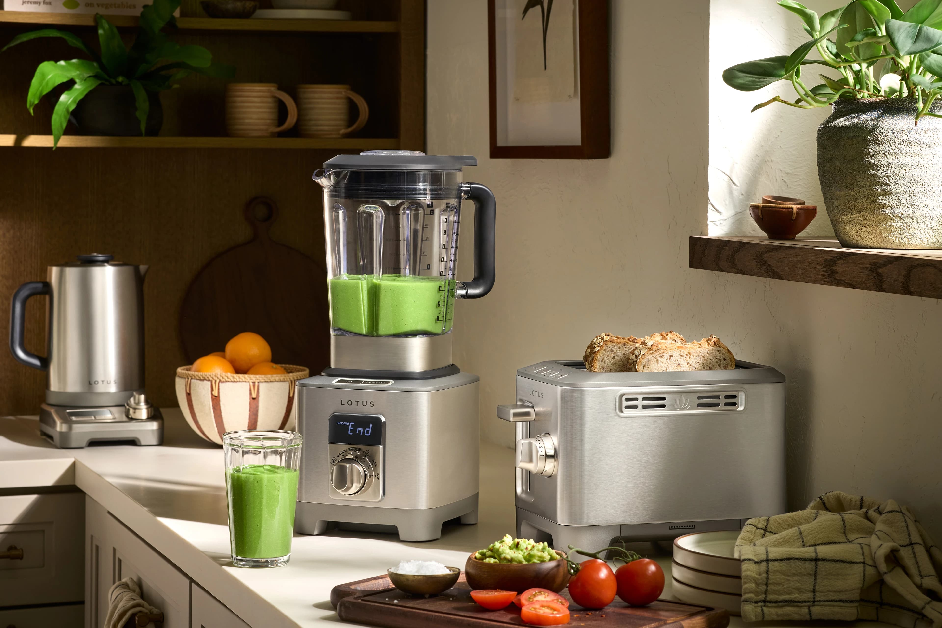 the power spin™ infinite speed control blender model ltsbl500 and the two slice™ precision toaster model ltstr502 in kitchen